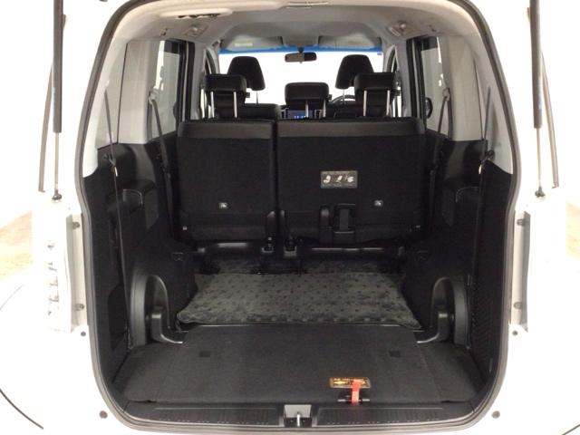 ステップワゴンスパーダ Ｚクールスピリット　ＨＩＤ・フルセグ・メモリナビ・バックカメラ・純正ＡＷ・両側電動ドア・ＥＴＣ　キーフリー　ナビＴＶ　横滑防止　ＤＶＤ視聴可能　フルオートエアコン　パワーウインドウ　Ａクルーズ　三列シート　パワステ（24枚目）