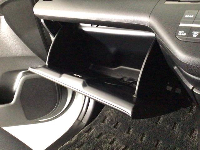 ステップワゴンスパーダ Ｚクールスピリット　ＨＩＤ・フルセグ・メモリナビ・バックカメラ・純正ＡＷ・両側電動ドア・ＥＴＣ　キーフリー　ナビＴＶ　横滑防止　ＤＶＤ視聴可能　フルオートエアコン　パワーウインドウ　Ａクルーズ　三列シート　パワステ（37枚目）