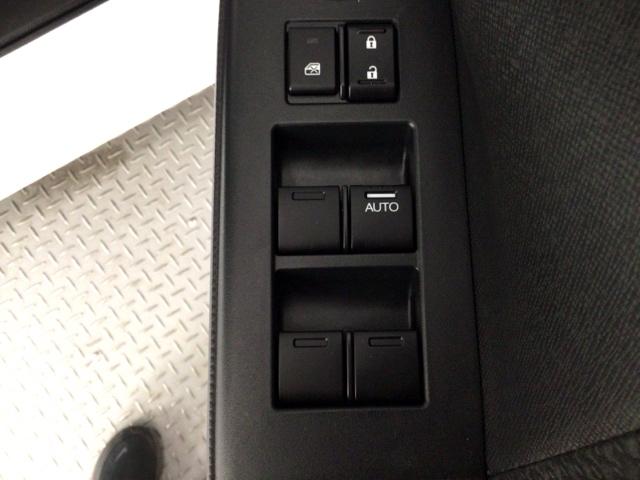 ステップワゴンスパーダ Ｚクールスピリット　ＨＩＤ・フルセグ・メモリナビ・バックカメラ・純正ＡＷ・両側電動ドア・ＥＴＣ　キーフリー　ナビＴＶ　横滑防止　ＤＶＤ視聴可能　フルオートエアコン　パワーウインドウ　Ａクルーズ　三列シート　パワステ（40枚目）