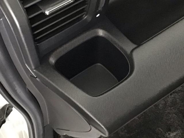 ステップワゴンスパーダ Ｚクールスピリット　ＨＩＤ・フルセグ・メモリナビ・バックカメラ・純正ＡＷ・両側電動ドア・ＥＴＣ　キーフリー　ナビＴＶ　横滑防止　ＤＶＤ視聴可能　フルオートエアコン　パワーウインドウ　Ａクルーズ　三列シート　パワステ（41枚目）