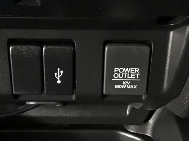 フィット １３Ｇ・Ｌホンダセンシング　ＬＥＤ・フルセグ・メモリナビ・ＤＶＤ・バックカメラ・ＥＣＯＮスイッチ・ＥＴＣ　衝突軽減　盗難防止装置　ＬＥＤライト　オートエアコン　ＶＳＡ　スマ－トキ－　キーフリー　クルコン　サイドエアバッグ　４ＷＤ（9枚目）