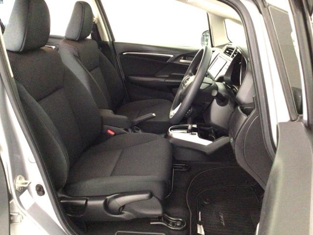 フィット １３Ｇ・Ｌホンダセンシング　ＬＥＤ・フルセグ・メモリナビ・ＤＶＤ・バックカメラ・ＥＣＯＮスイッチ・ＥＴＣ　衝突軽減　盗難防止装置　ＬＥＤライト　オートエアコン　ＶＳＡ　スマ－トキ－　キーフリー　クルコン　サイドエアバッグ　４ＷＤ（15枚目）