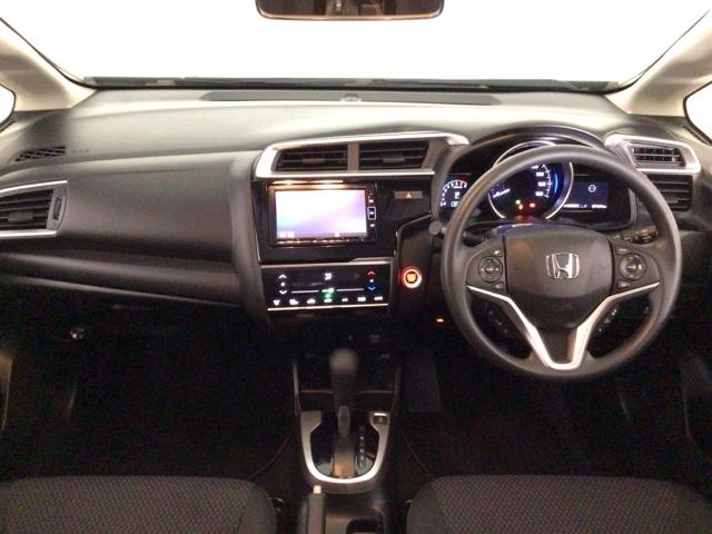 フィット １３Ｇ・Ｌホンダセンシング　ＬＥＤ・フルセグ・メモリナビ・ＤＶＤ・バックカメラ・ＥＣＯＮスイッチ・ＥＴＣ　衝突軽減　盗難防止装置　ＬＥＤライト　オートエアコン　ＶＳＡ　スマ－トキ－　キーフリー　クルコン　サイドエアバッグ　４ＷＤ（16枚目）