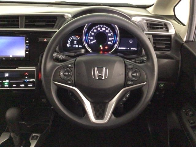 フィット １３Ｇ・Ｌホンダセンシング　ＬＥＤ・フルセグ・メモリナビ・ＤＶＤ・バックカメラ・ＥＣＯＮスイッチ・ＥＴＣ　衝突軽減　盗難防止装置　ＬＥＤライト　オートエアコン　ＶＳＡ　スマ－トキ－　キーフリー　クルコン　サイドエアバッグ　４ＷＤ（17枚目）