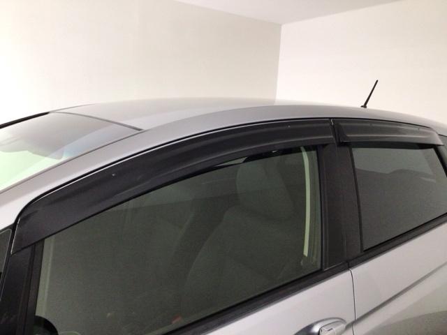 フィット １３Ｇ・Ｌホンダセンシング　ＬＥＤ・フルセグ・メモリナビ・ＤＶＤ・バックカメラ・ＥＣＯＮスイッチ・ＥＴＣ　衝突軽減　盗難防止装置　ＬＥＤライト　オートエアコン　ＶＳＡ　スマ－トキ－　キーフリー　クルコン　サイドエアバッグ　４ＷＤ（21枚目）