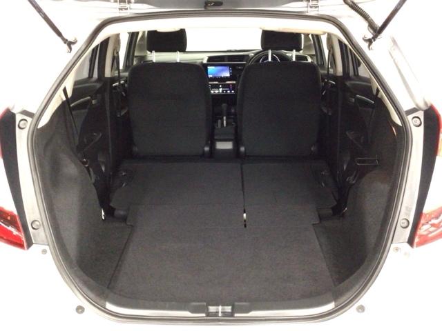 フィット １３Ｇ・Ｌホンダセンシング　ＬＥＤ・フルセグ・メモリナビ・ＤＶＤ・バックカメラ・ＥＣＯＮスイッチ・ＥＴＣ　衝突軽減　盗難防止装置　ＬＥＤライト　オートエアコン　ＶＳＡ　スマ－トキ－　キーフリー　クルコン　サイドエアバッグ　４ＷＤ（24枚目）