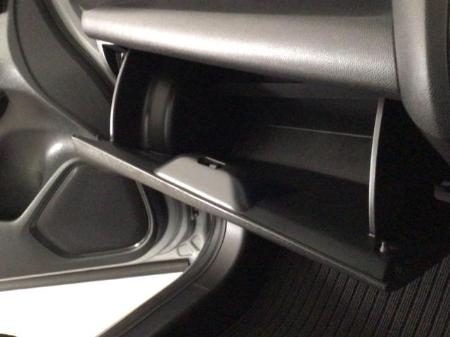 フィット １３Ｇ・Ｌホンダセンシング　ＬＥＤ・フルセグ・メモリナビ・ＤＶＤ・バックカメラ・ＥＣＯＮスイッチ・ＥＴＣ　衝突軽減　盗難防止装置　ＬＥＤライト　オートエアコン　ＶＳＡ　スマ－トキ－　キーフリー　クルコン　サイドエアバッグ　４ＷＤ（34枚目）