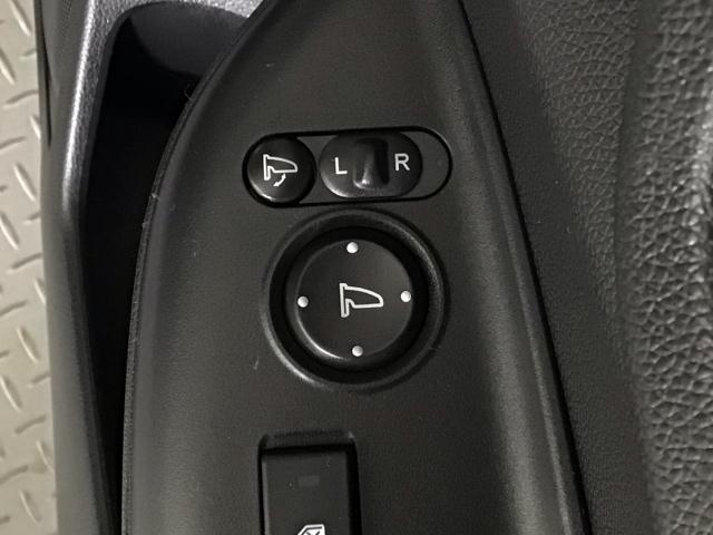 フィット １３Ｇ・Ｌホンダセンシング　ＬＥＤ・フルセグ・メモリナビ・ＤＶＤ・バックカメラ・ＥＣＯＮスイッチ・ＥＴＣ　衝突軽減　盗難防止装置　ＬＥＤライト　オートエアコン　ＶＳＡ　スマ－トキ－　キーフリー　クルコン　サイドエアバッグ　４ＷＤ（37枚目）