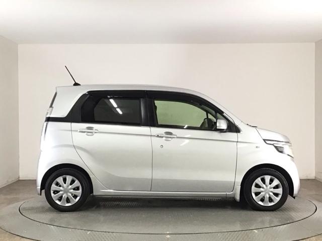 N-WGN Gコンフォートパッケージ HID・フルセグ・メモリナビ・DVD・バックカメラ・シートヒーター・ETC フルセグテレビ 横滑り防止システム 追突軽減ブレーキ スマートキー オートエアコン ベンチシート カーテンエアバッグ ABS(4枚目)