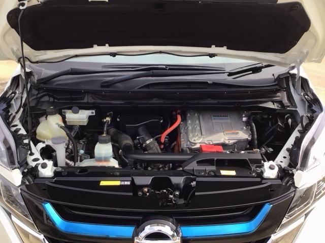 セレナ e-パワーXV LED・フルセグ・メモリナビ・バックカメラ・純正AW・両側電動ドア・ETC ウォークスルー VDC フロントカメラ バックビューモニター 全方位モニタ 両側パワースライドドア LEDヘッドライト(20枚目)