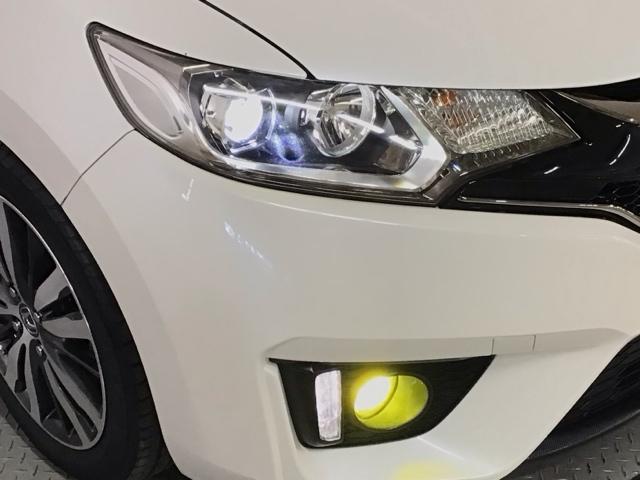 フィット ＲＳ　ＬＥＤ・フルセグ・メモリナビ・ＤＶＤ・ＣＤ・バックカメラ・純正ＡＷ・ＥＴＣ　フルセグテレビ　Ｂモニター　スマートキー＆プッシュスタート　パワステ　ＤＶＤプレーヤー　ＵＳＢ入力　盗難防止システム　ＡＢＳ（3枚目）