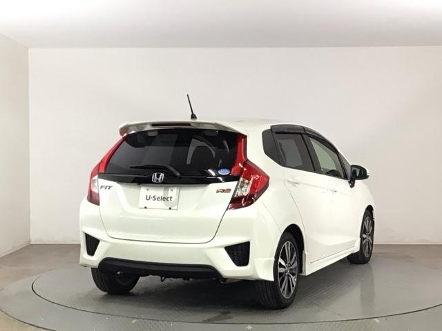 フィット ＲＳ　ＬＥＤ・フルセグ・メモリナビ・ＤＶＤ・ＣＤ・バックカメラ・純正ＡＷ・ＥＴＣ　フルセグテレビ　Ｂモニター　スマートキー＆プッシュスタート　パワステ　ＤＶＤプレーヤー　ＵＳＢ入力　盗難防止システム　ＡＢＳ（5枚目）