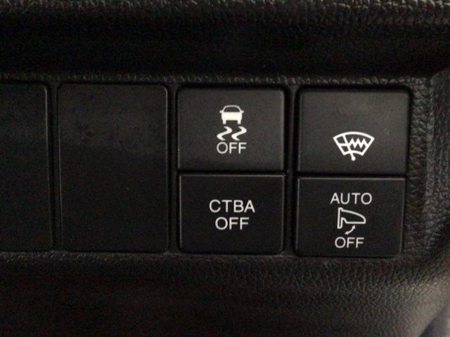 フィット ＲＳ　ＬＥＤ・フルセグ・メモリナビ・ＤＶＤ・ＣＤ・バックカメラ・純正ＡＷ・ＥＴＣ　フルセグテレビ　Ｂモニター　スマートキー＆プッシュスタート　パワステ　ＤＶＤプレーヤー　ＵＳＢ入力　盗難防止システム　ＡＢＳ（7枚目）