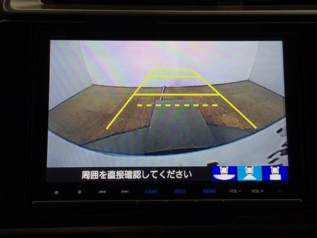 フィット ＲＳ　ＬＥＤ・フルセグ・メモリナビ・ＤＶＤ・ＣＤ・バックカメラ・純正ＡＷ・ＥＴＣ　フルセグテレビ　Ｂモニター　スマートキー＆プッシュスタート　パワステ　ＤＶＤプレーヤー　ＵＳＢ入力　盗難防止システム　ＡＢＳ（8枚目）