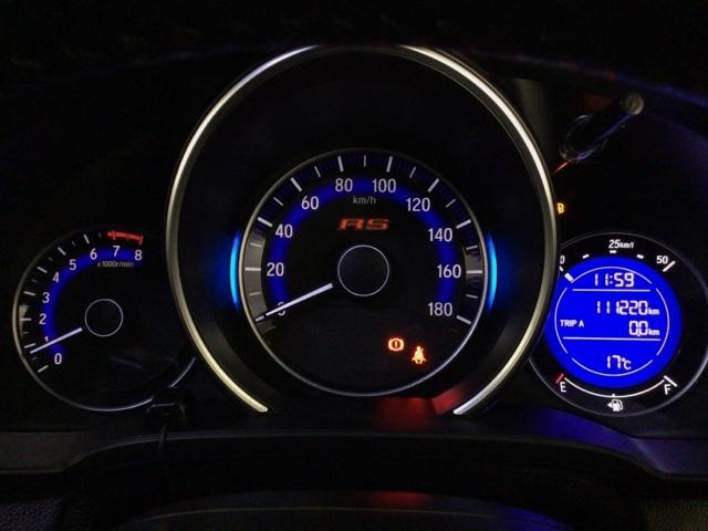 フィット ＲＳ　ＬＥＤ・フルセグ・メモリナビ・ＤＶＤ・ＣＤ・バックカメラ・純正ＡＷ・ＥＴＣ　フルセグテレビ　Ｂモニター　スマートキー＆プッシュスタート　パワステ　ＤＶＤプレーヤー　ＵＳＢ入力　盗難防止システム　ＡＢＳ（11枚目）