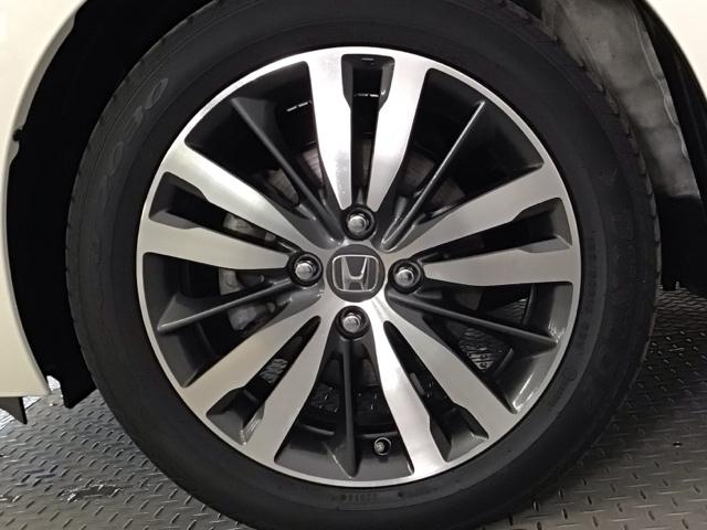 フィット ＲＳ　ＬＥＤ・フルセグ・メモリナビ・ＤＶＤ・ＣＤ・バックカメラ・純正ＡＷ・ＥＴＣ　フルセグテレビ　Ｂモニター　スマートキー＆プッシュスタート　パワステ　ＤＶＤプレーヤー　ＵＳＢ入力　盗難防止システム　ＡＢＳ（12枚目）