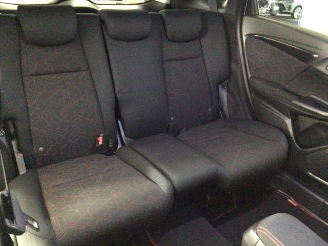 フィット ＲＳ　ＬＥＤ・フルセグ・メモリナビ・ＤＶＤ・ＣＤ・バックカメラ・純正ＡＷ・ＥＴＣ　フルセグテレビ　Ｂモニター　スマートキー＆プッシュスタート　パワステ　ＤＶＤプレーヤー　ＵＳＢ入力　盗難防止システム　ＡＢＳ（14枚目）