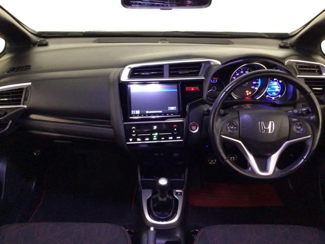 フィット ＲＳ　ＬＥＤ・フルセグ・メモリナビ・ＤＶＤ・ＣＤ・バックカメラ・純正ＡＷ・ＥＴＣ　フルセグテレビ　Ｂモニター　スマートキー＆プッシュスタート　パワステ　ＤＶＤプレーヤー　ＵＳＢ入力　盗難防止システム　ＡＢＳ（16枚目）