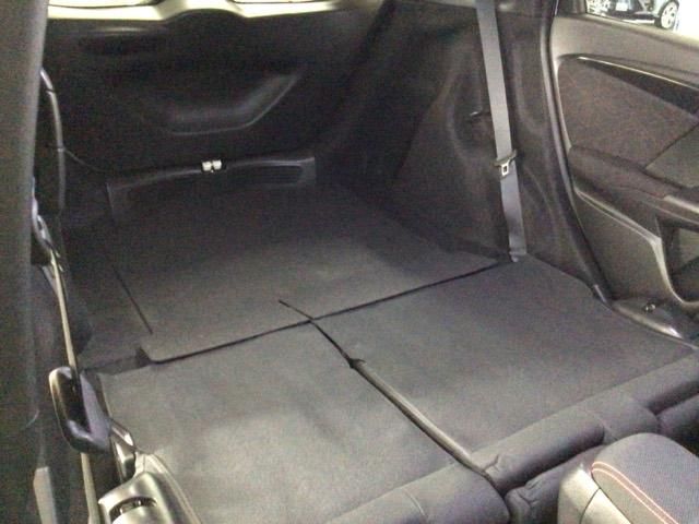 フィット ＲＳ　ＬＥＤ・フルセグ・メモリナビ・ＤＶＤ・ＣＤ・バックカメラ・純正ＡＷ・ＥＴＣ　フルセグテレビ　Ｂモニター　スマートキー＆プッシュスタート　パワステ　ＤＶＤプレーヤー　ＵＳＢ入力　盗難防止システム　ＡＢＳ（25枚目）