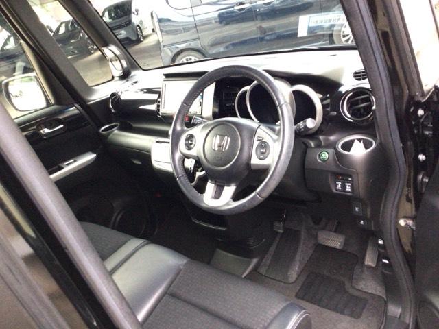 Ｎ－ＢＯＸカスタム Ｇ・ターボＬパッケージ　ＨＩＤ・フルセグ・メモリナビ・バックカメラ・純正ＡＷ・両側電動ドア・ＥＴＣ　ＡＵＴＯエアコン　ナビＴＶ　地デジテレビ　Ｂカメ　盗難警報装置　横滑防止装置　ＰＳ　ＰＷ　ターボエンジン　ＥＣＯモード（22枚目）