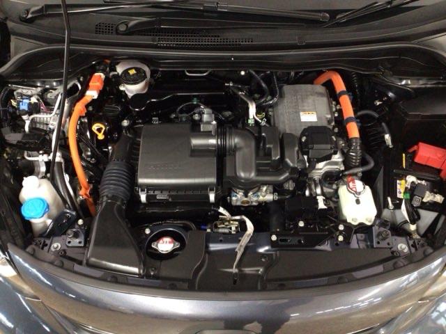 フィット ｅ：ＨＥＶホーム　レンタＵＰ・ＬＥＤ・フルセグ・メモリナビ・バックカメラ・ホンダＣＯＮＮＥＣＴ　前後誤発進抑制機能　クリソナ　助手席エアバッグ　運転席エアバッグ　ＬＥＤライト　ＵＳＢ接続　ＡＢＳ　サイドエアバッグ（20枚目）