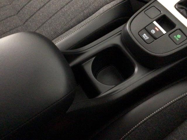 フィット ｅ：ＨＥＶホーム　レンタＵＰ・ＬＥＤ・フルセグ・メモリナビ・バックカメラ・ホンダＣＯＮＮＥＣＴ　前後誤発進抑制機能　クリソナ　助手席エアバッグ　運転席エアバッグ　ＬＥＤライト　ＵＳＢ接続　ＡＢＳ　サイドエアバッグ（30枚目）