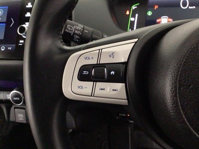 フィット ｅ：ＨＥＶホーム　レンタＵＰ・ＬＥＤ・フルセグ・メモリナビ・バックカメラ・ホンダＣＯＮＮＥＣＴ　前後誤発進抑制機能　クリソナ　助手席エアバッグ　運転席エアバッグ　ＬＥＤライト　ＵＳＢ接続　ＡＢＳ　サイドエアバッグ（32枚目）