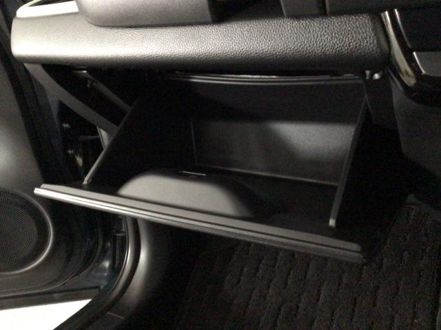 フィット ｅ：ＨＥＶホーム　レンタＵＰ・ＬＥＤ・フルセグ・メモリナビ・バックカメラ・ホンダＣＯＮＮＥＣＴ　前後誤発進抑制機能　クリソナ　助手席エアバッグ　運転席エアバッグ　ＬＥＤライト　ＵＳＢ接続　ＡＢＳ　サイドエアバッグ（35枚目）