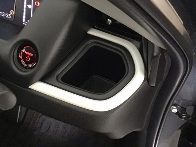 フィット ｅ：ＨＥＶホーム　レンタＵＰ・ＬＥＤ・フルセグ・メモリナビ・バックカメラ・ホンダＣＯＮＮＥＣＴ　前後誤発進抑制機能　クリソナ　助手席エアバッグ　運転席エアバッグ　ＬＥＤライト　ＵＳＢ接続　ＡＢＳ　サイドエアバッグ（36枚目）