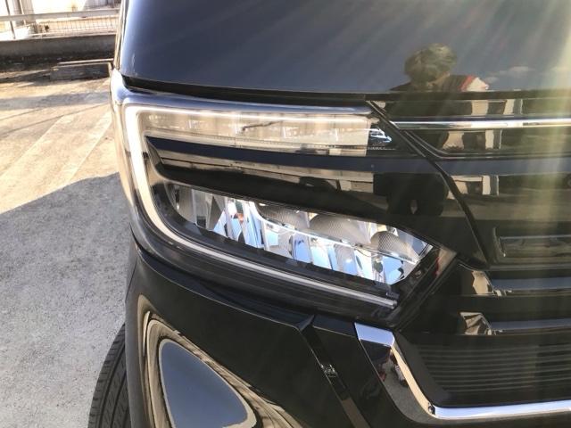 【ＬＥＤヘッドライト】ディスチャージヘッドライト（ＨＩＤ）と同等の明るさで、夜道や雨天走行が明るく視界良好！！　フォグライトも装備で、安心感さらにＵＰです♪安心ドライブを楽しんで下さい♪