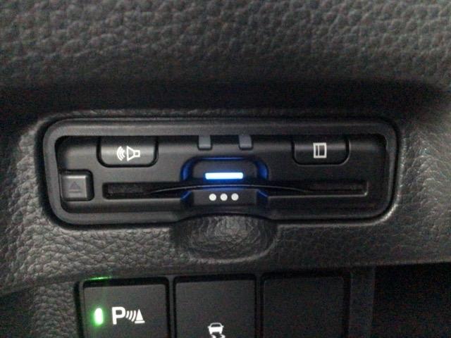 【ＥＴＣ車載器】もはや必須アイテムのＥＴＣを搭載！高速道路のご利用時にとても便利！わずらわしい料金所での現金支払いが不要となりスムーズに通過できます♪