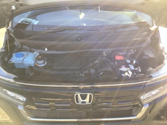 【ピカピカクリーニング】ボディ廻りはもちろん室内・シート・エンジンルーム・トランクルームなど隅々まで専門スタッフが徹底的にクリーニングし磨き上げました☆綺麗なお車で快適なドライブをお楽しみ下さい