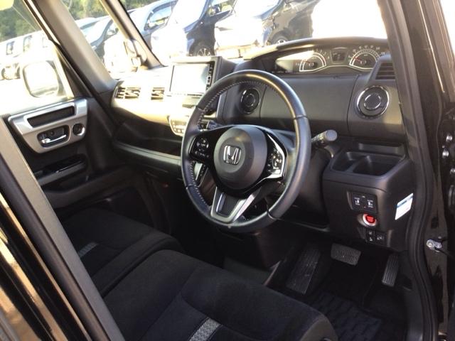 豊富に在庫を取り揃えています！軽自動車からミニバン、セダン、ＳＵＶ、話題のハイブリッド車など続々入荷しております！