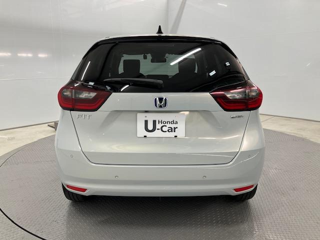 フィット ｅ：ＨＥＶホーム　ＬＥＤ・ディスプレイオーディオ・バックカメラ・ホンダＣＯＮＮＥＣＴ・スマートキー　前後誤発進抑制機能　クリソナ　助手席エアバッグ　運転席エアバッグ　ＬＥＤライト　ＵＳＢ接続　ＡＢＳ　サイドエアバッグ（28枚目）