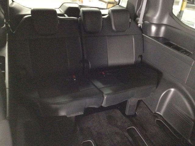 【３列目シート】３列目シートもゆったりとお座りいただける広さがあります！床下格納式ですので、お使いにならない時は荷室として活躍します！