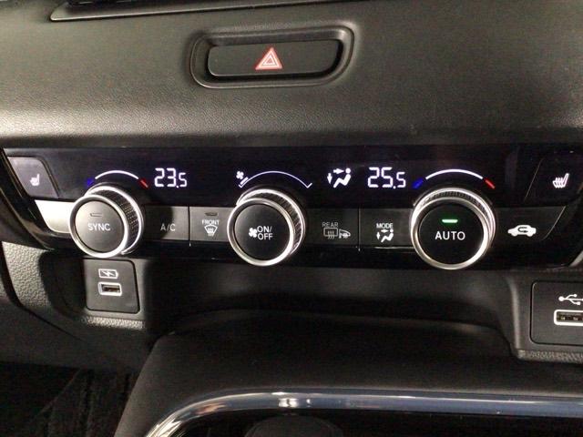 ヴェゼル ｅ：ＨＥＶＺ　ＬＥＤ・フルセグ・メモリナビ・バックカメラ・純正ＡＷ・ホンダＣＯＮＮＥＣＴ　盗難防止装置　Ｒカメラ　フルセグテレビ　スマ－トキ－　ＥＴＣ車載器　アクティブクルーズ　Ｐセンサー　サイドエアバッグ　ＡＢＳ（18枚目）