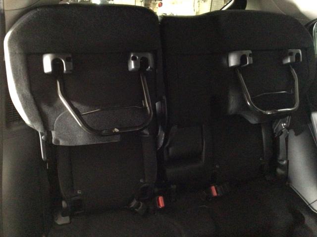 ヴェゼル ｅ：ＨＥＶＺ　ＬＥＤ・フルセグ・メモリナビ・バックカメラ・純正ＡＷ・ホンダＣＯＮＮＥＣＴ　盗難防止装置　Ｒカメラ　フルセグテレビ　スマ－トキ－　ＥＴＣ車載器　アクティブクルーズ　Ｐセンサー　サイドエアバッグ　ＡＢＳ（28枚目）