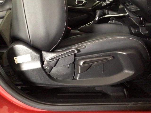 ヴェゼル ｅ：ＨＥＶＺ　ＬＥＤ・フルセグ・メモリナビ・バックカメラ・純正ＡＷ・ホンダＣＯＮＮＥＣＴ　盗難防止装置　Ｒカメラ　フルセグテレビ　スマ－トキ－　ＥＴＣ車載器　アクティブクルーズ　Ｐセンサー　サイドエアバッグ　ＡＢＳ（29枚目）