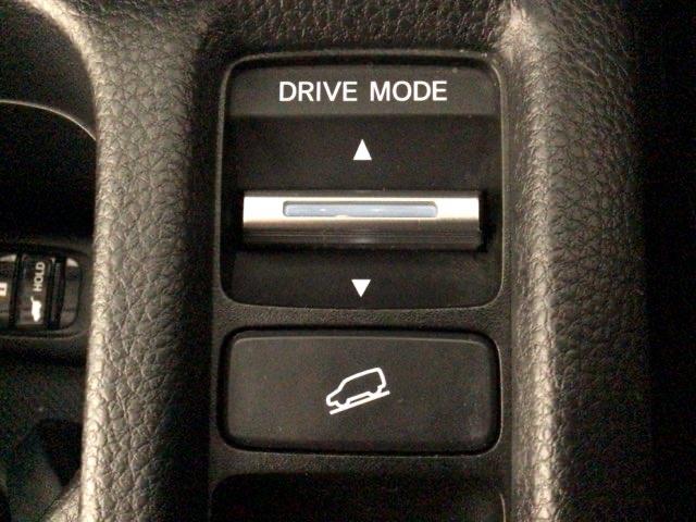 ヴェゼル ｅ：ＨＥＶＺ　ＬＥＤ・フルセグ・メモリナビ・バックカメラ・純正ＡＷ・ホンダＣＯＮＮＥＣＴ　盗難防止装置　Ｒカメラ　フルセグテレビ　スマ－トキ－　ＥＴＣ車載器　アクティブクルーズ　Ｐセンサー　サイドエアバッグ　ＡＢＳ（38枚目）