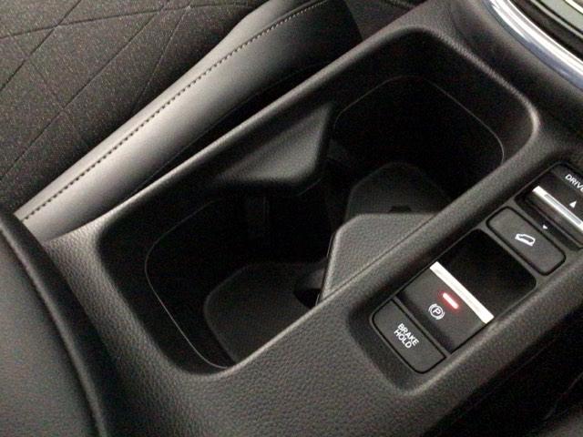 ヴェゼル ｅ：ＨＥＶＺ　ＬＥＤ・フルセグ・メモリナビ・バックカメラ・純正ＡＷ・ホンダＣＯＮＮＥＣＴ　盗難防止装置　Ｒカメラ　フルセグテレビ　スマ－トキ－　ＥＴＣ車載器　アクティブクルーズ　Ｐセンサー　サイドエアバッグ　ＡＢＳ（39枚目）