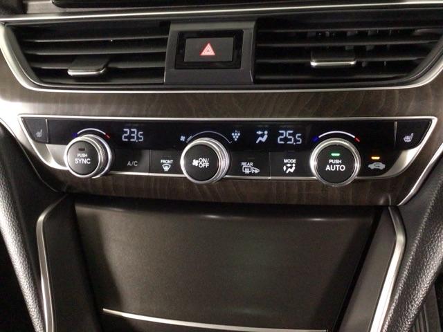 アコード ＥＸ　ＬＥＤ・フルセグ・メモリナビ・バックカメラ・シートヒーター・サンルーフ・ＥＴＣ　カーテンエアバッグ　イモビ　追突軽減ブレーキ　オートエアコン　ＬＥＤヘッドライト　パワ－シ－ト　皮シート　横滑り防止装置（21枚目）