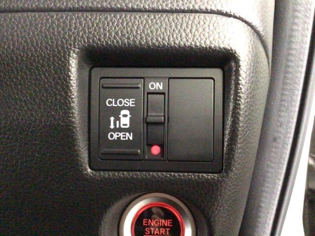 Ｎ－ＢＯＸカスタム Ｌ　ＬＥＤ・フルセグ・メモリナビ・バックカメラ・純正ＡＷ・片側電動ドア・ＥＴＣ　Ｐソナー　サイドエアバッグ　ナビＴＶ　シートヒータ　ベンチシート　キーフリーシステム　ＬＥＤライト　リアカメ　ＡＣ　スマキー（9枚目）