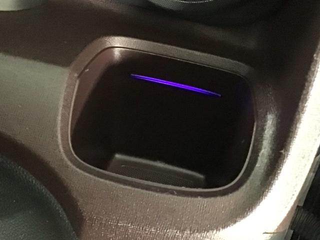 【ドリンクホルダー】ハンドルの右側にはドリンクホルダーが付いています。ちょうど手の届く所にありますので、とっても便利です♪