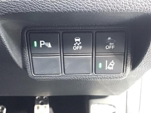 シビック ハッチバック　ＬＥＤ・フルセグ・メモリナビ・バックカメラ・純正ＡＷ・シートヒーター・ＥＴＣ　追突軽減ブレーキ　盗難防止装置　Ｂモニター　横滑防止　シートヒーター付き　ＬＥＤライト　フルセグＴＶ　スマートキー　ＡＡＣ（7枚目）