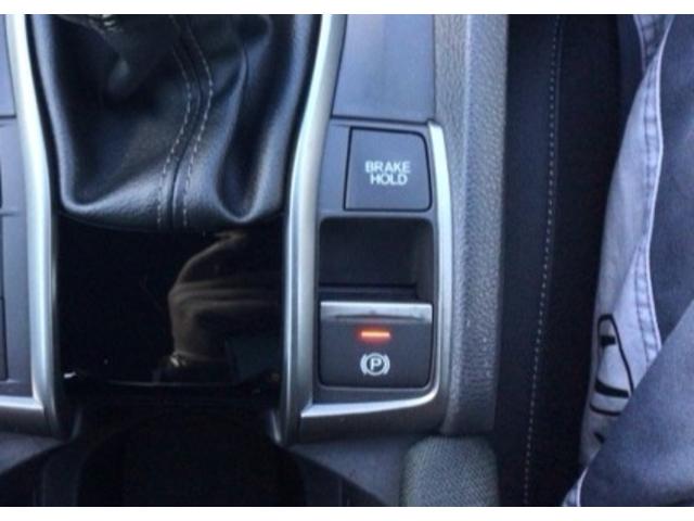 シビック ハッチバック　ＬＥＤ・フルセグ・メモリナビ・バックカメラ・純正ＡＷ・シートヒーター・ＥＴＣ　追突軽減ブレーキ　盗難防止装置　Ｂモニター　横滑防止　シートヒーター付き　ＬＥＤライト　フルセグＴＶ　スマートキー　ＡＡＣ（9枚目）