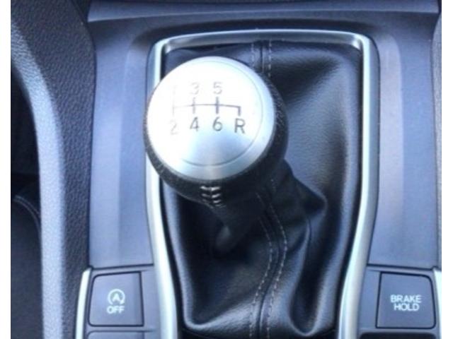 シビック ハッチバック　ＬＥＤ・フルセグ・メモリナビ・バックカメラ・純正ＡＷ・シートヒーター・ＥＴＣ　追突軽減ブレーキ　盗難防止装置　Ｂモニター　横滑防止　シートヒーター付き　ＬＥＤライト　フルセグＴＶ　スマートキー　ＡＡＣ（11枚目）