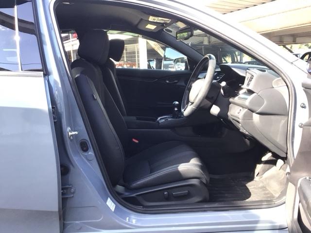 シビック ハッチバック　ＬＥＤ・フルセグ・メモリナビ・バックカメラ・純正ＡＷ・シートヒーター・ＥＴＣ　追突軽減ブレーキ　盗難防止装置　Ｂモニター　横滑防止　シートヒーター付き　ＬＥＤライト　フルセグＴＶ　スマートキー　ＡＡＣ（15枚目）