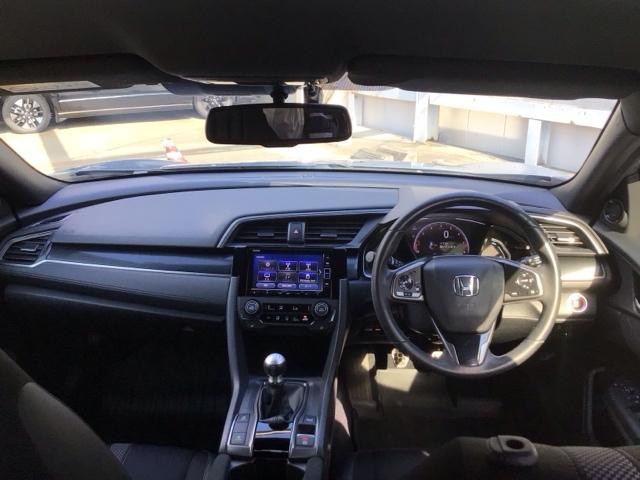 シビック ハッチバック　ＬＥＤ・フルセグ・メモリナビ・バックカメラ・純正ＡＷ・シートヒーター・ＥＴＣ　追突軽減ブレーキ　盗難防止装置　Ｂモニター　横滑防止　シートヒーター付き　ＬＥＤライト　フルセグＴＶ　スマートキー　ＡＡＣ（16枚目）