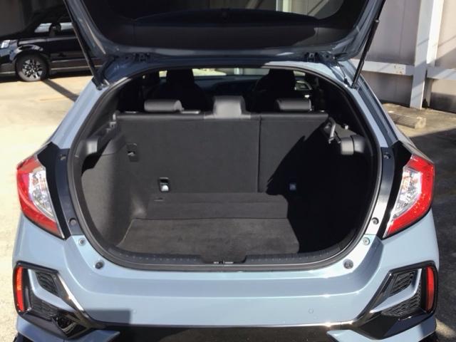 シビック ハッチバック　ＬＥＤ・フルセグ・メモリナビ・バックカメラ・純正ＡＷ・シートヒーター・ＥＴＣ　追突軽減ブレーキ　盗難防止装置　Ｂモニター　横滑防止　シートヒーター付き　ＬＥＤライト　フルセグＴＶ　スマートキー　ＡＡＣ（25枚目）