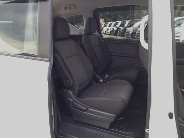 フリード G LED・フルセグ・メモリナビ・DVD・バックカメラ・シートヒーター・ETC Aクルーズ 3列シート カーテンエアバック LEDヘッドライト パワーウインドウ 地デジ Rカメラ イモビ VSA USB(14枚目)